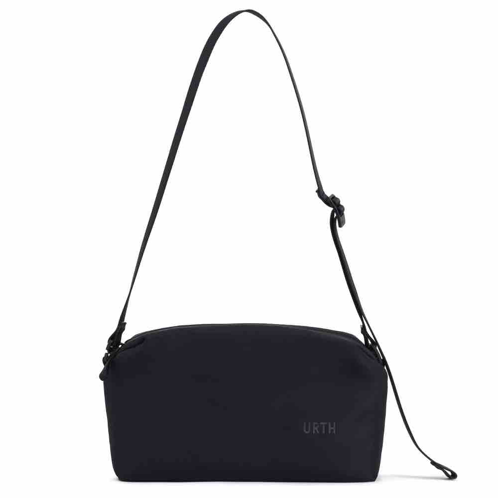 Urth Dolomite Sling Bag Black