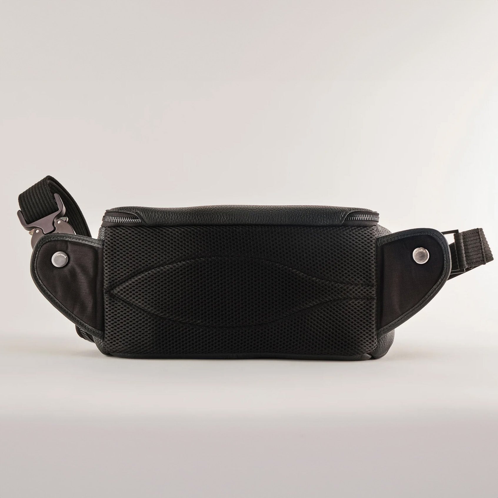 Oberwerth Fotorucksack Sling Leder Schwarz/ Rotes Innenfutter