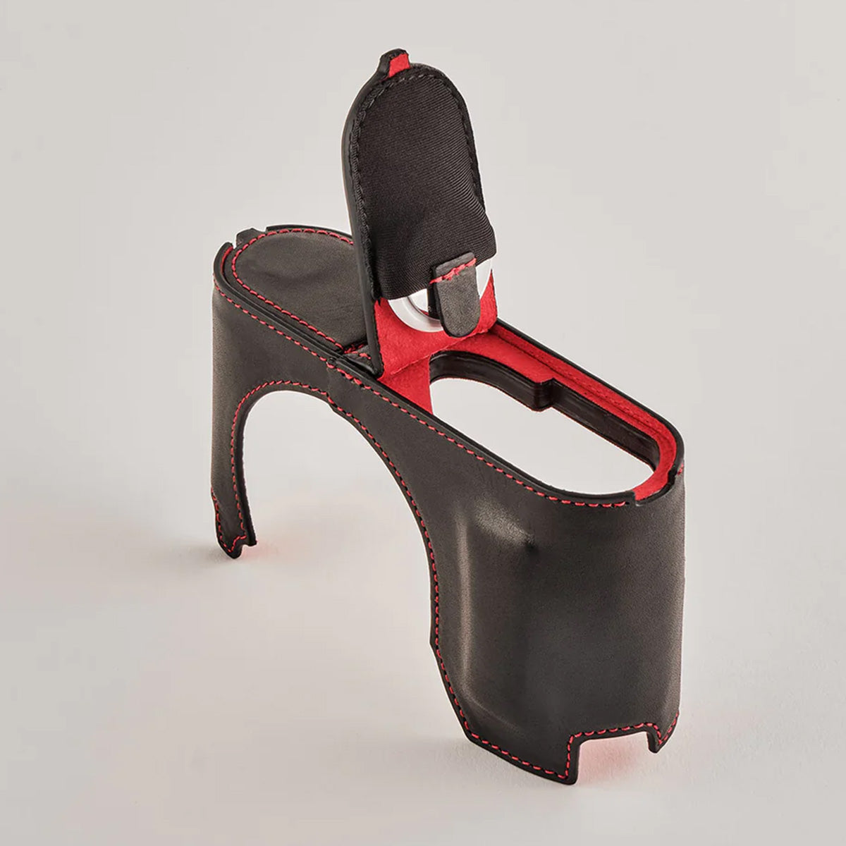 Oberwerth Tag Case Q3 Classic Line Leather Black/Red Stitching