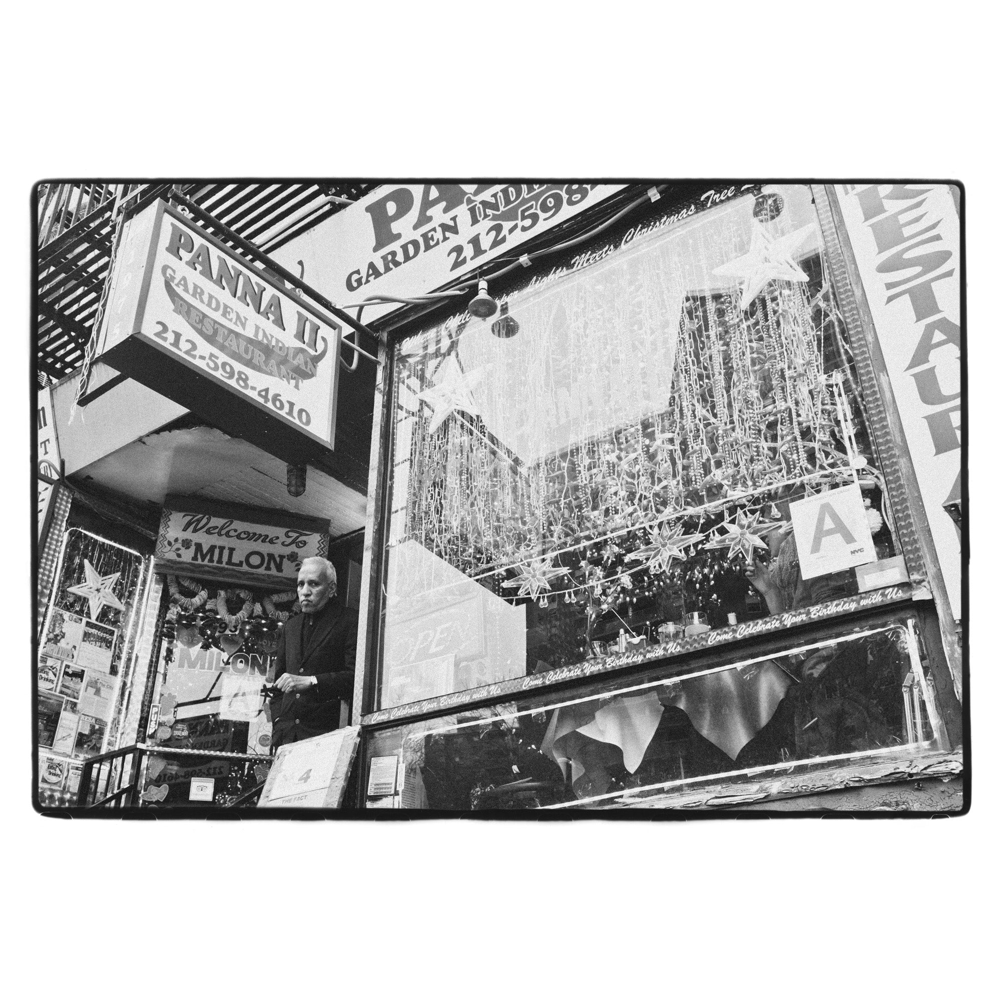 Warm Welcome, New York City, 2015 - Robert Hak