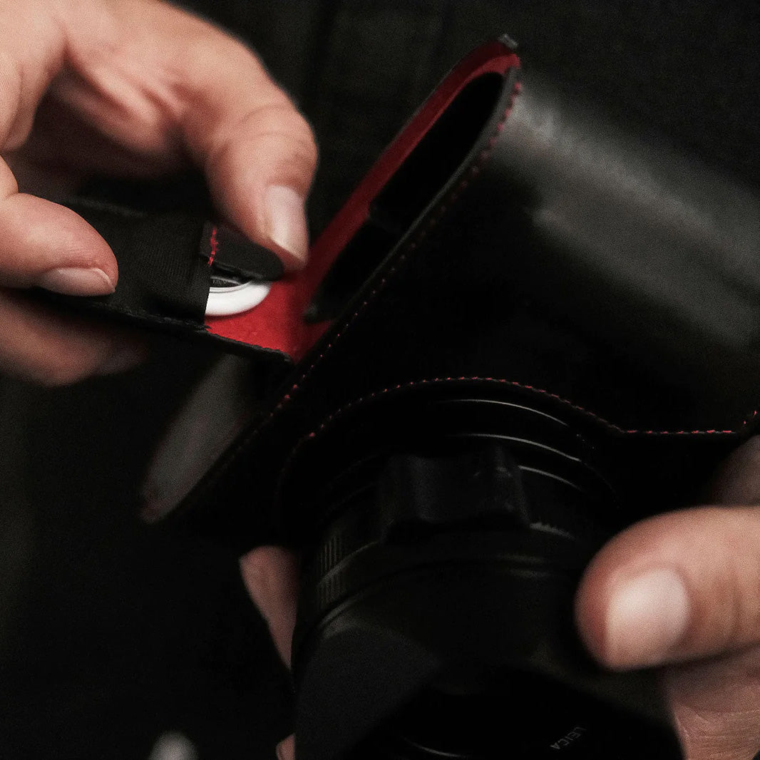 Oberwerth Tag Case Q3 Classic Line Leather Black/Red Stitching