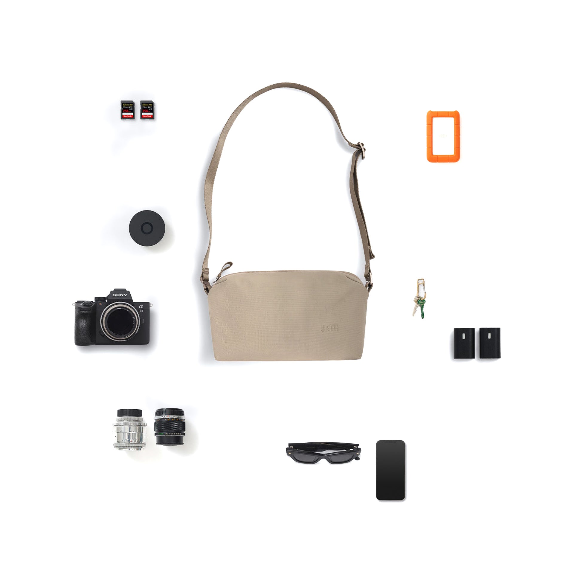 Urth Dolomite Sling Bag Black