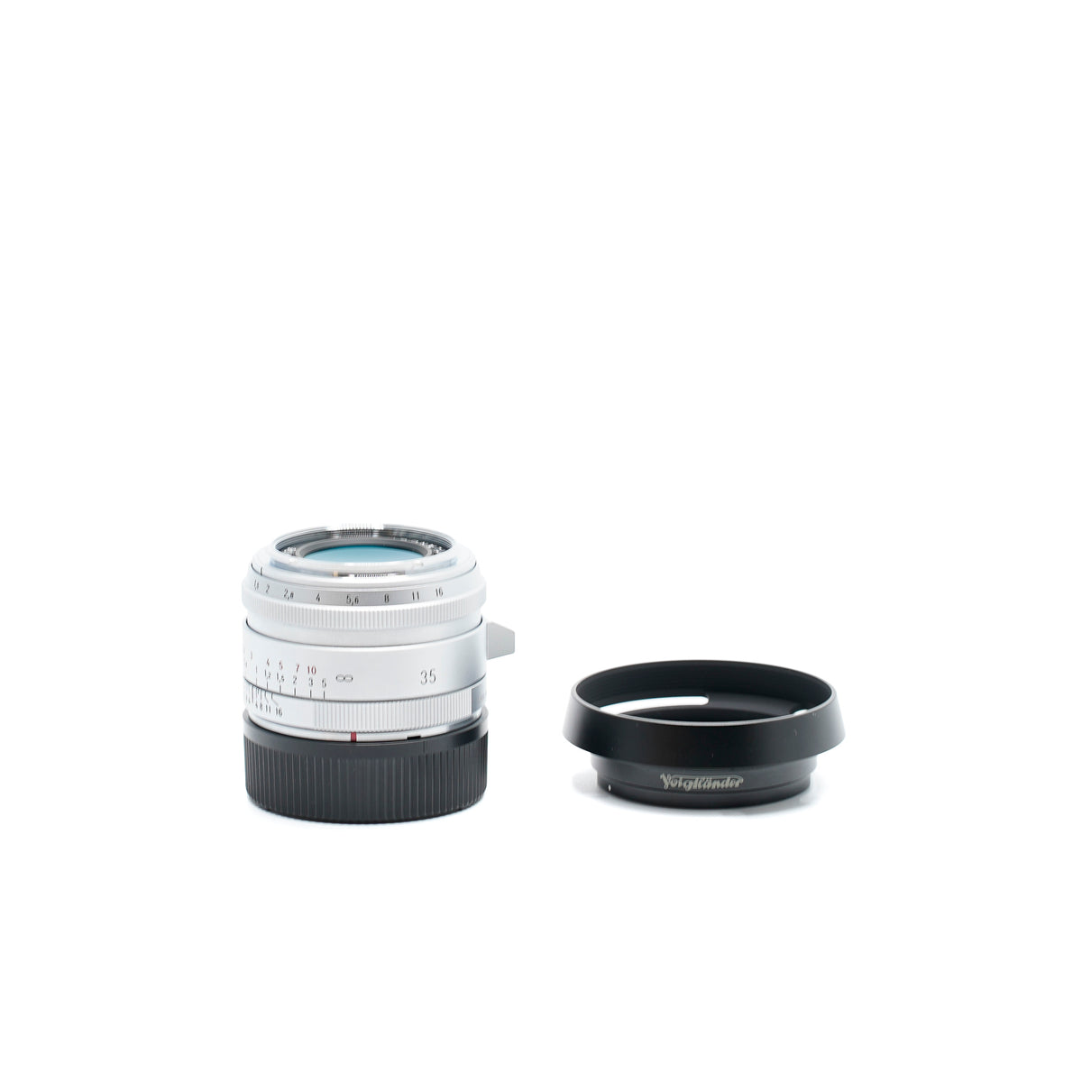Voigtländer Nokton 35mm F1.5 Silber mit Gegenlichtblende LH-4N