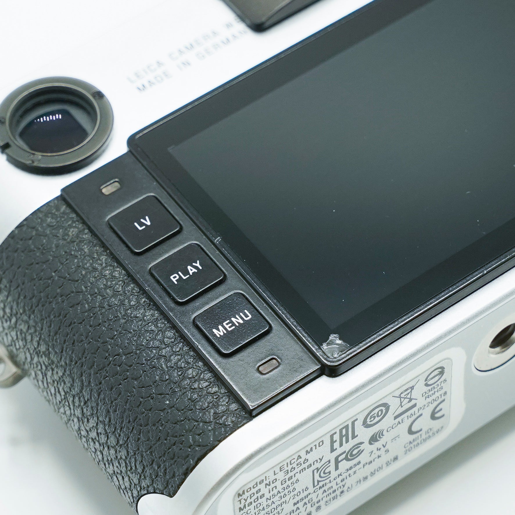 Leica M10 mit Daumenstütze und Soft Release Button